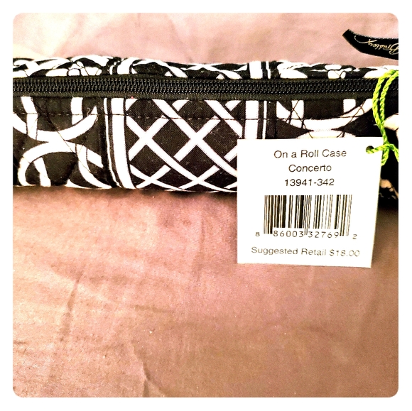 Vera Bradley Handbags - Vera Bradley On A Roll Case